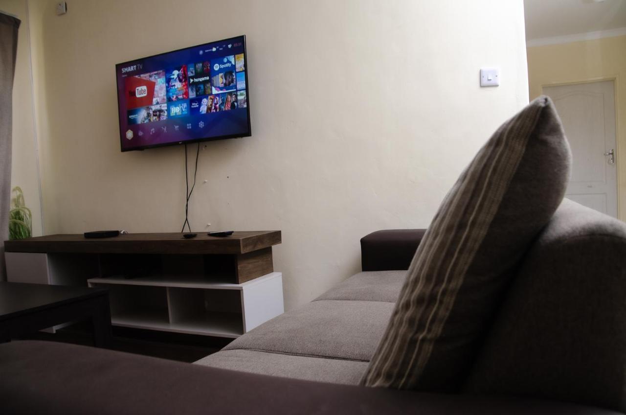 Nexovant Furnished Apartments 马翁 外观 照片