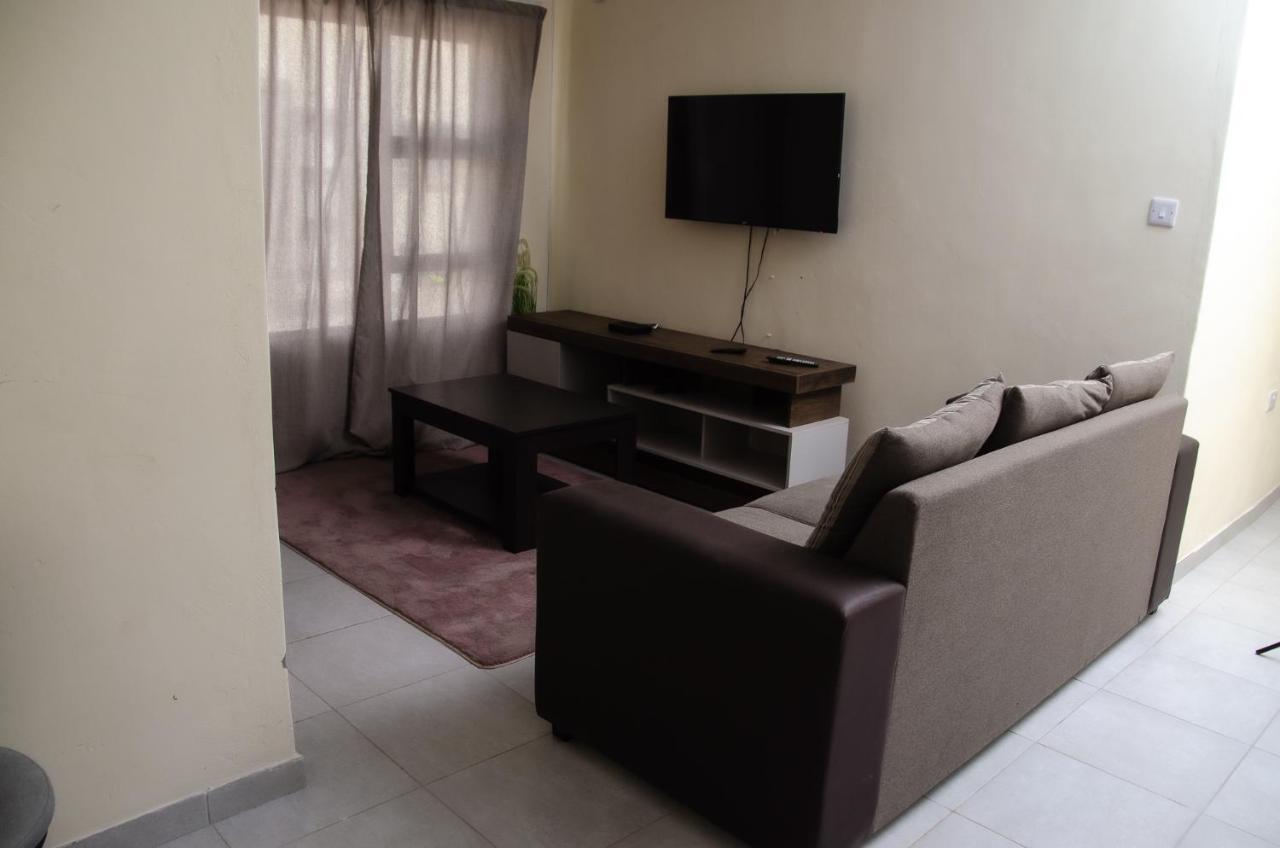 Nexovant Furnished Apartments 马翁 外观 照片